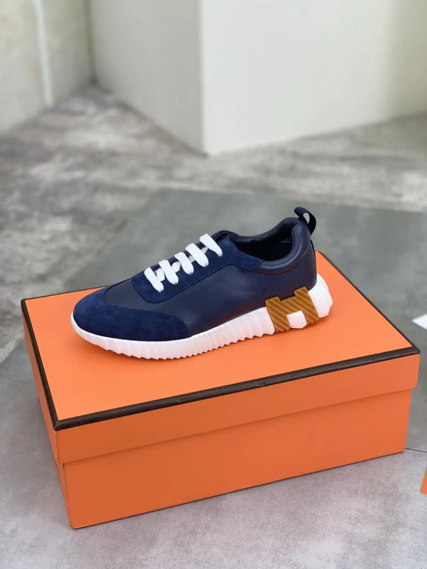 Sneakers Bouncing