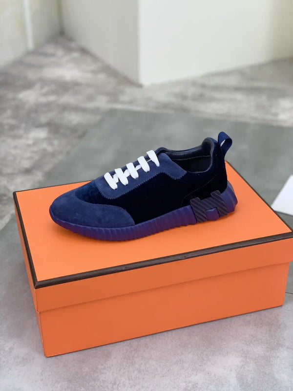 Sneakers Bouncing