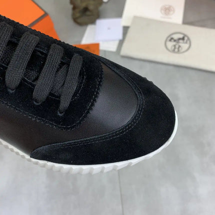 Sneakers Bouncing