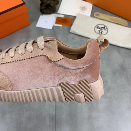 Sneakers Bouncing