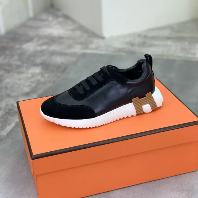 Sneakers Bouncing