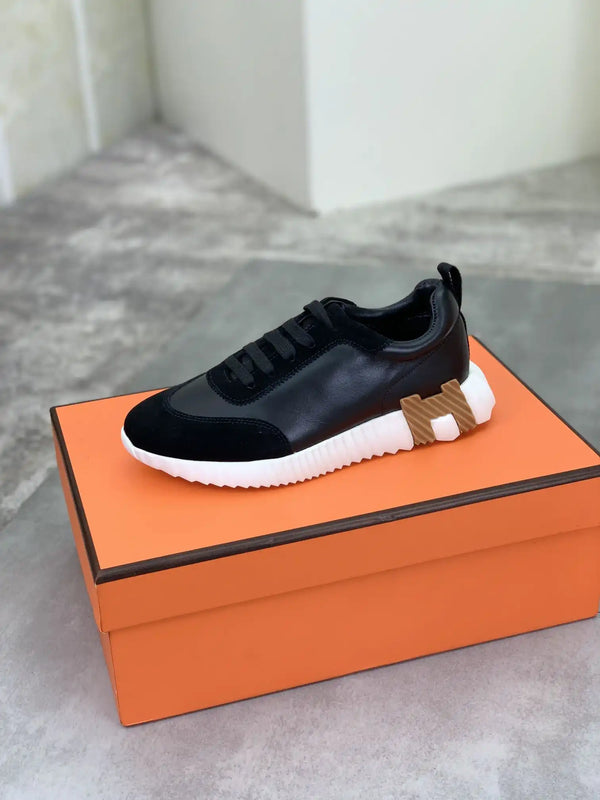 Sneakers Bouncing