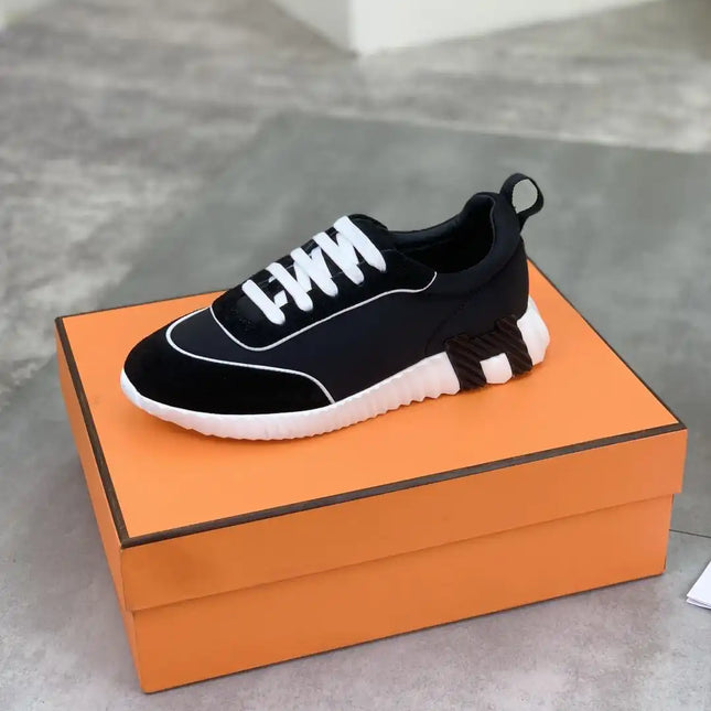 Sneakers Bouncing