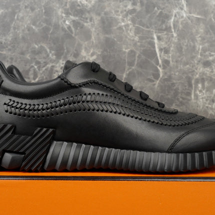 Sneakers Bouncing