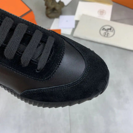 Sneakers Bouncing