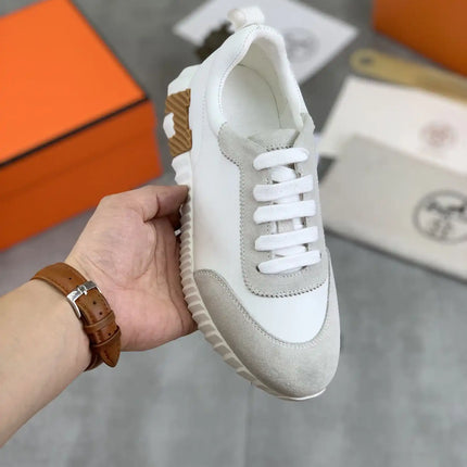 Sneakers Bouncing