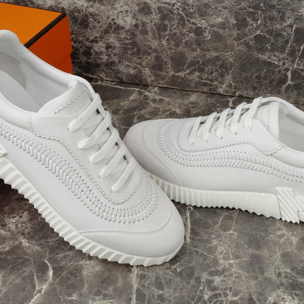 Sneakers Bouncing