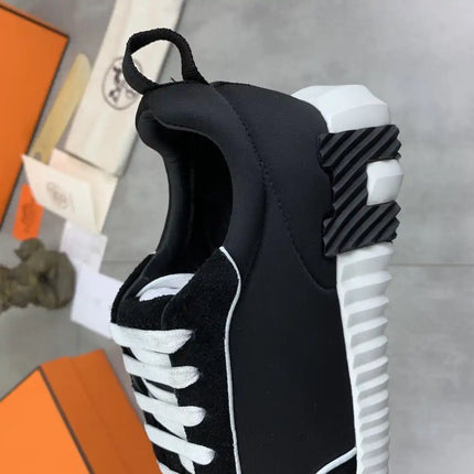 Sneakers Bouncing
