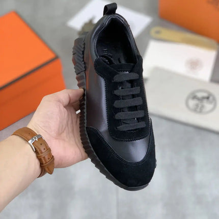 Sneakers Bouncing