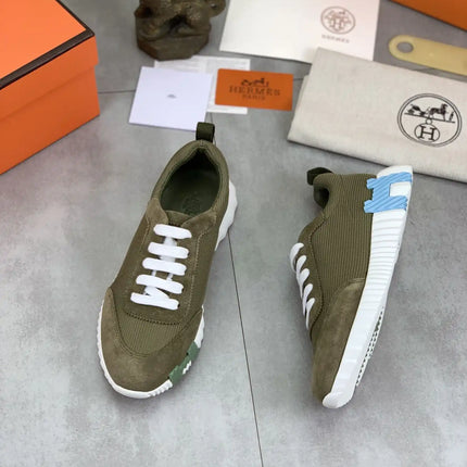Sneakers Bouncing