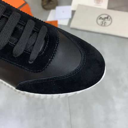 Sneakers Bouncing