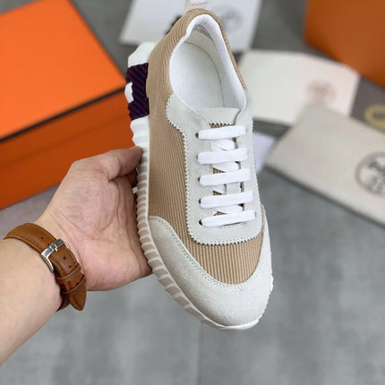 Sneakers Bouncing