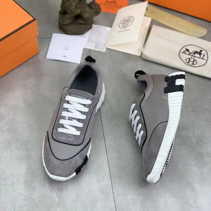Sneakers Bouncing