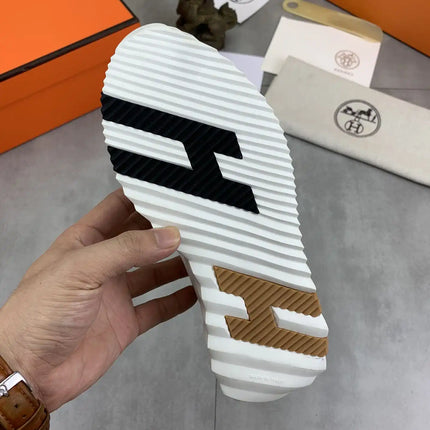 Sneakers Bouncing