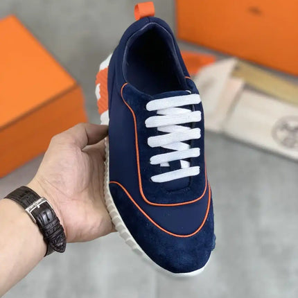 Sneakers Bouncing
