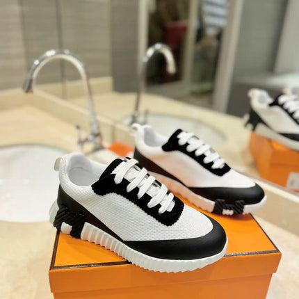 Sneakers Bouncing