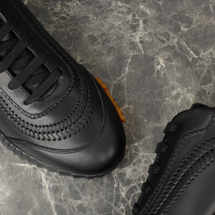 Sneakers Bouncing