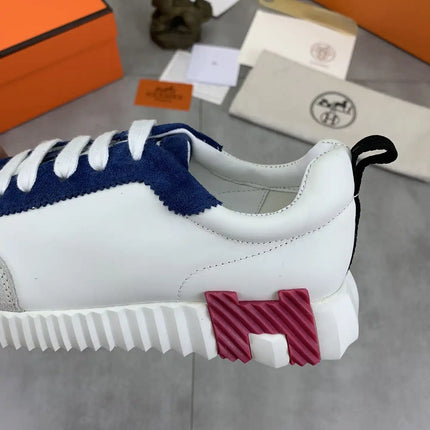 Sneakers Bouncing