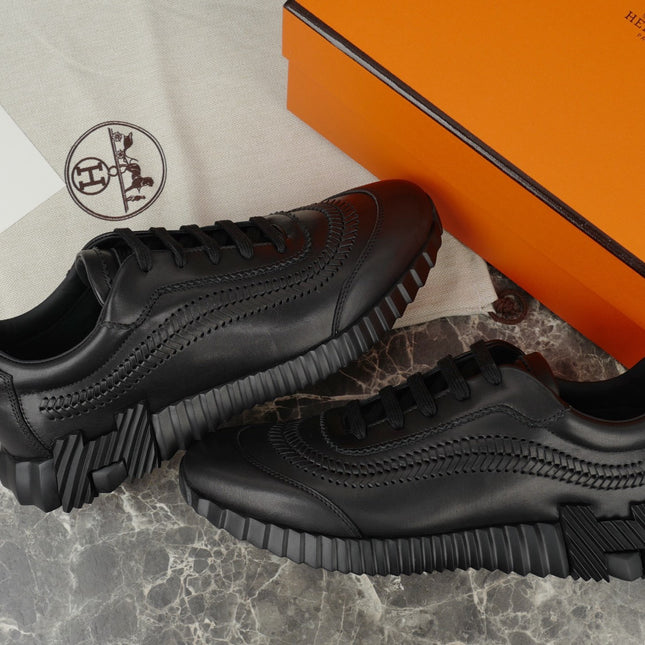 Sneakers Bouncing