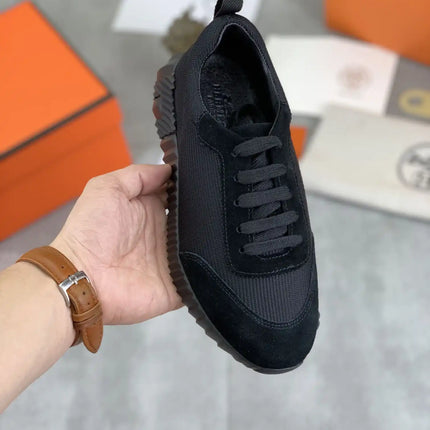 Sneakers Bouncing