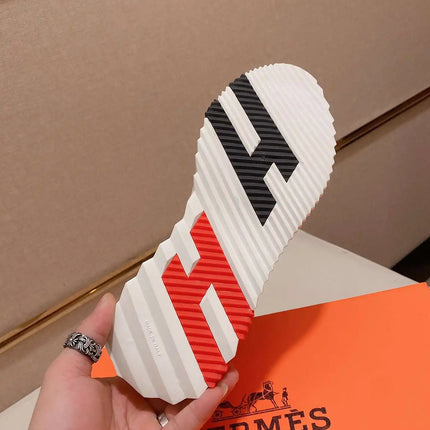 Sneakers Bouncing