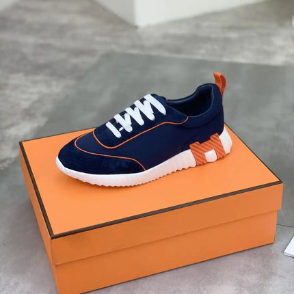 Sneakers Bouncing