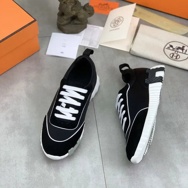 Sneakers Bouncing