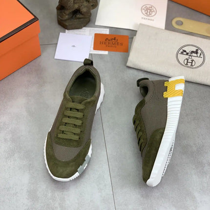 Sneakers Bouncing