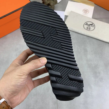 Sneakers Bouncing