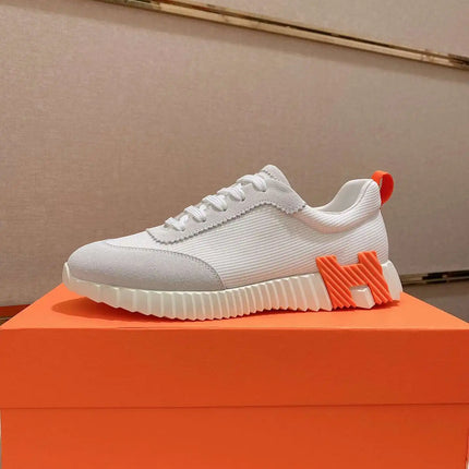 Sneakers Bouncing