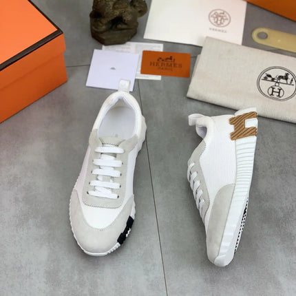 Sneakers Bouncing