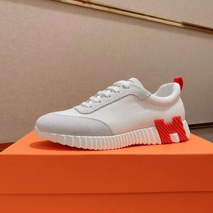 Sneakers Bouncing