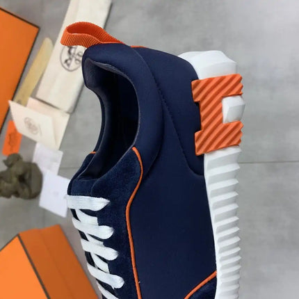 Sneakers Bouncing