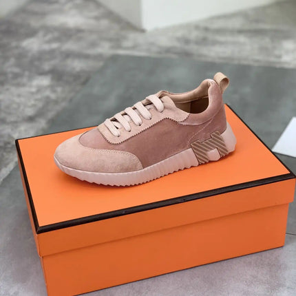 Sneakers Bouncing