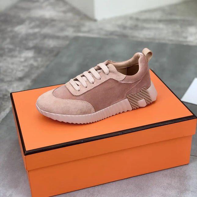 Sneakers Bouncing