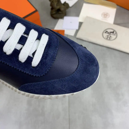 Sneakers Bouncing