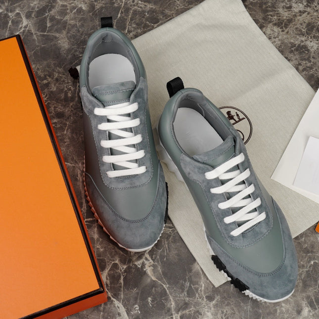 Sneakers Bouncing