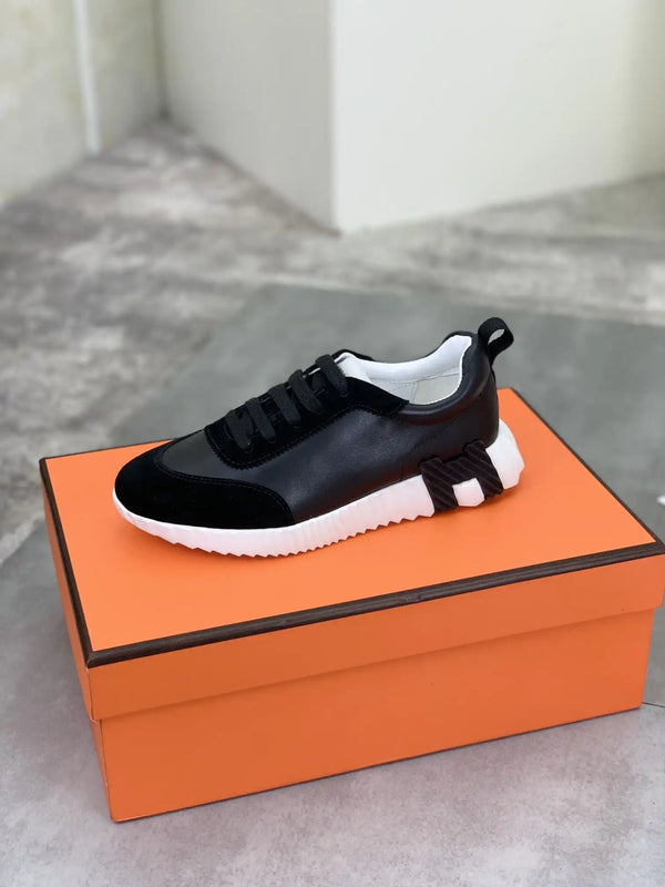 Sneakers Bouncing