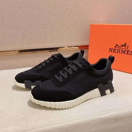 Sneakers Bouncing