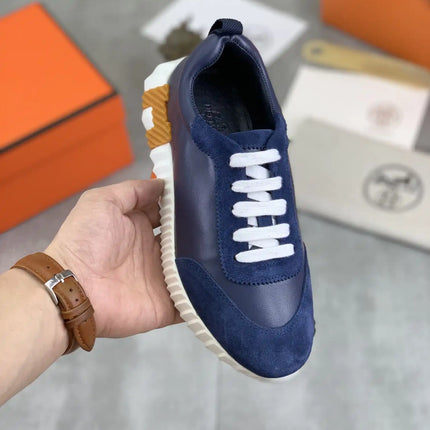 Sneakers Bouncing