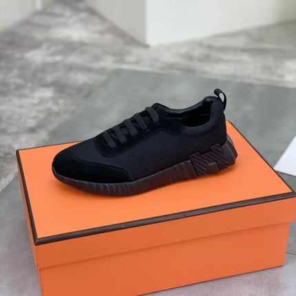 Sneakers Bouncing
