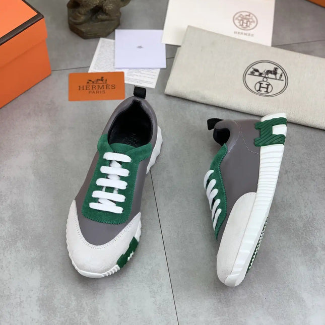 Sneakers Bouncing