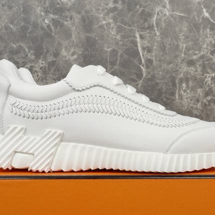 Sneakers Bouncing