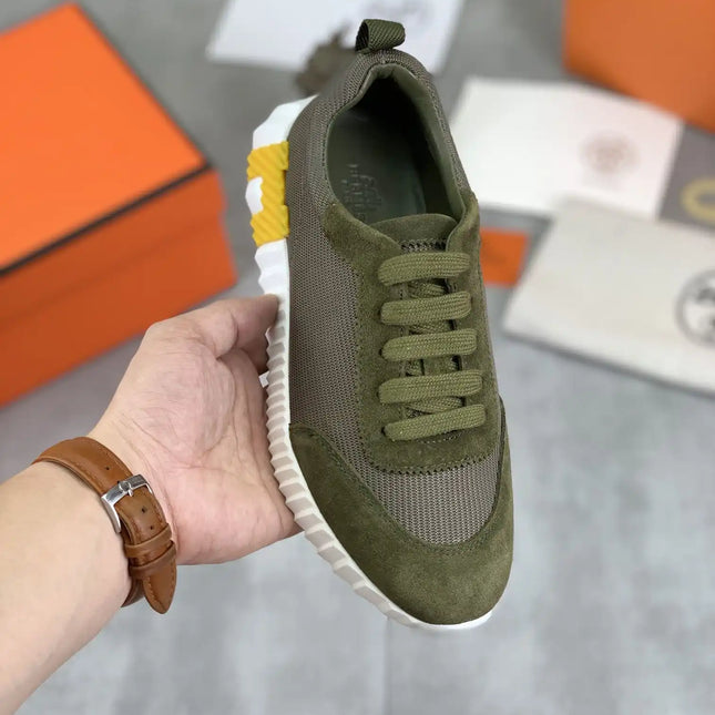 Sneakers Bouncing