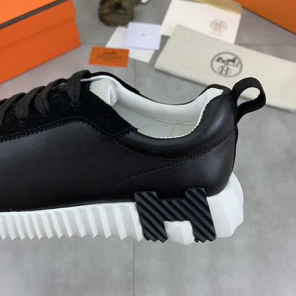 Sneakers Bouncing