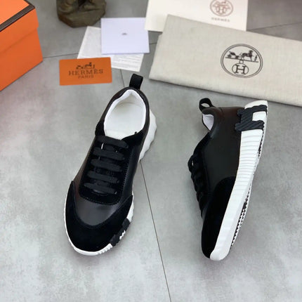 Sneakers Bouncing