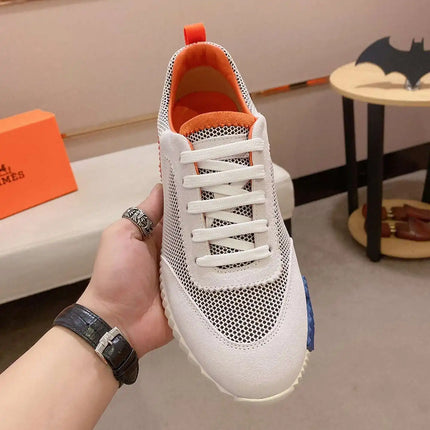 Sneakers Bouncing