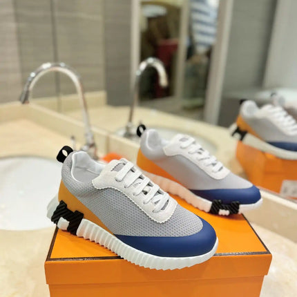 Sneakers Bouncing
