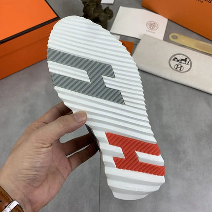 Sneakers Bouncing