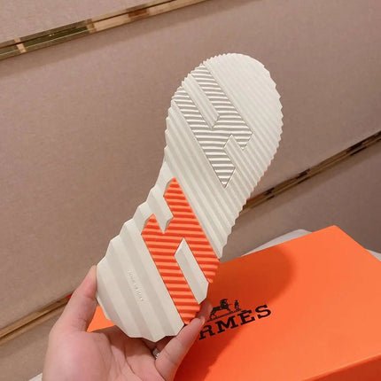 Sneakers Bouncing